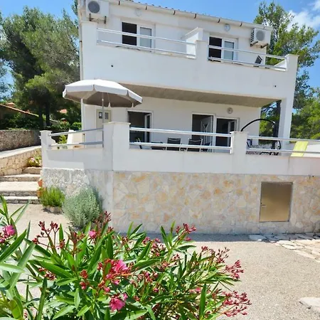 Apartmani Cesarec Basina Exterior photo