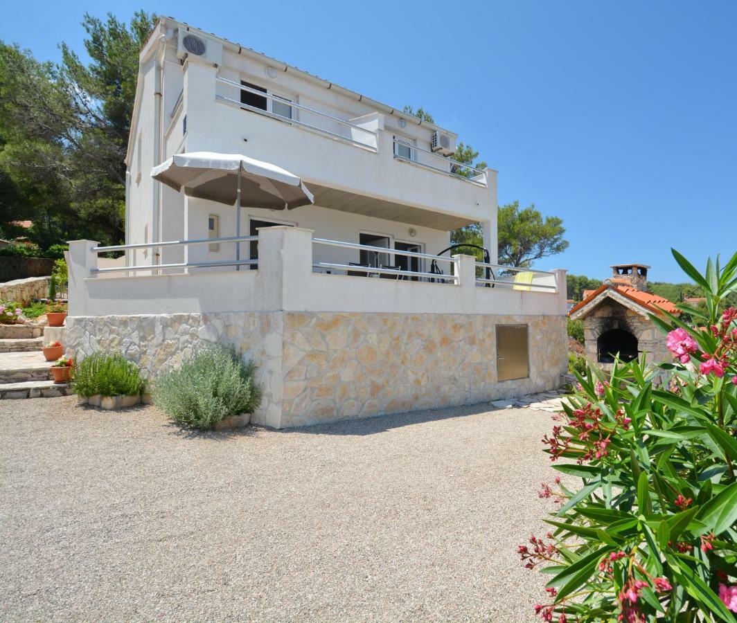 Cesarec Apartment Basina