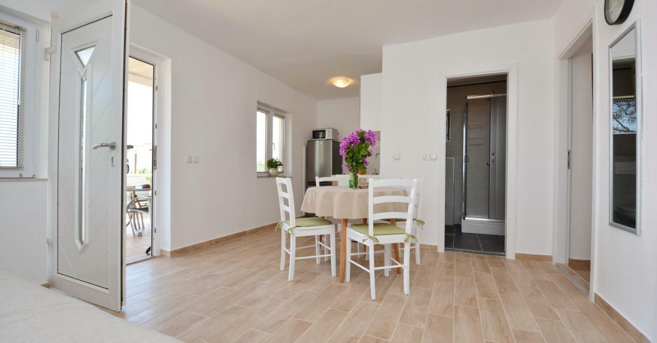 Cesarec Apartment Basina